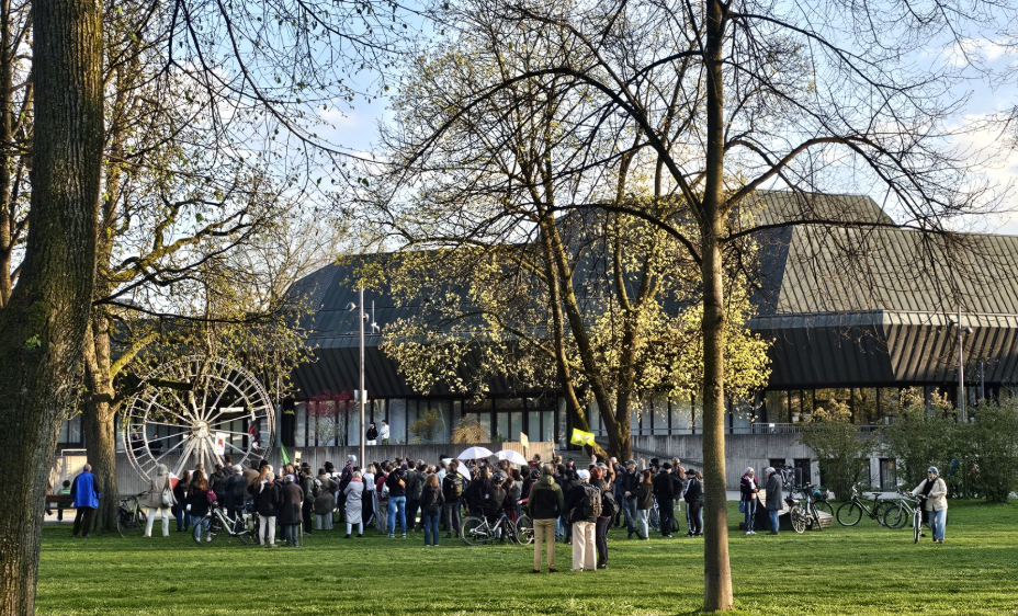 NoAfd demo Gegendemo im Salingarten gegen AfD-Bürgerdialog im KuKo. Foto: Josefa Staudhammer