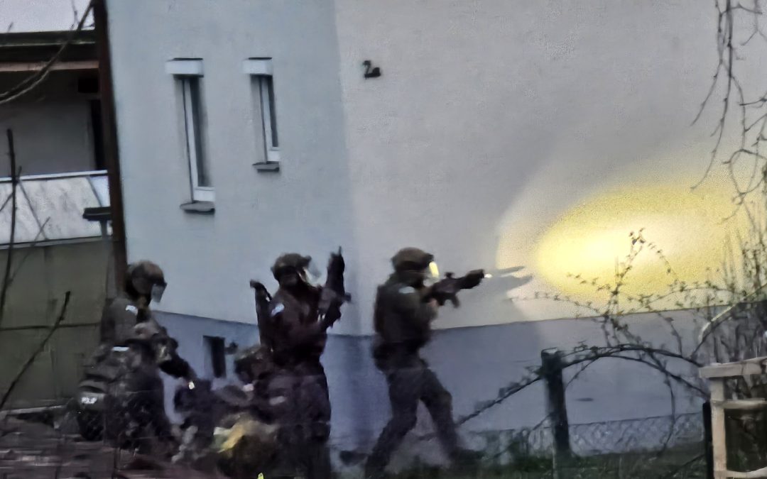 Großer Polizeieinsatz im Rosenheimer Stadtteil Kastenau: Mutmaßlicher Täter festgenommen