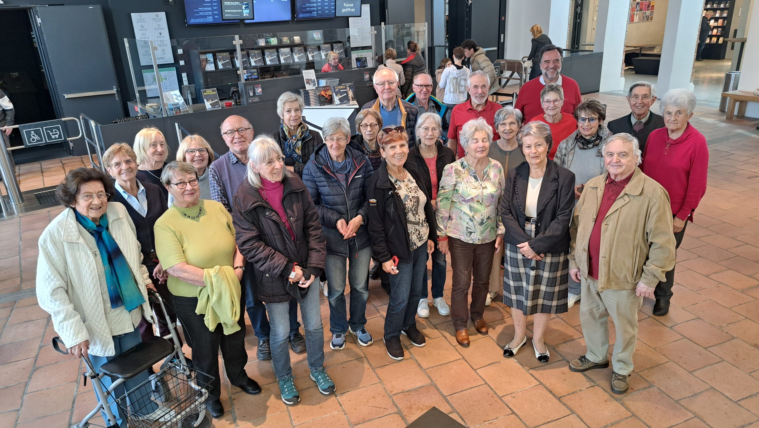 20250328_151011 Ausflug von Mitgliedern und Freunden der Senioren-Union Rosenheim in der Titanic-Ausstellung in Rosenheim. Foto: Knothe