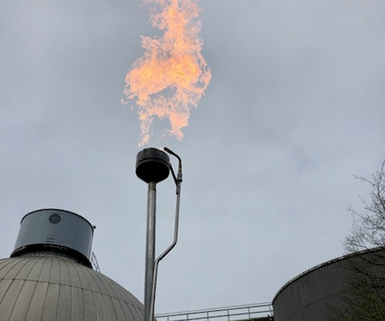 20250528_Gasfackel_Bild Brennende Gasfackel. Foto: Stadtwerke Rosenheim