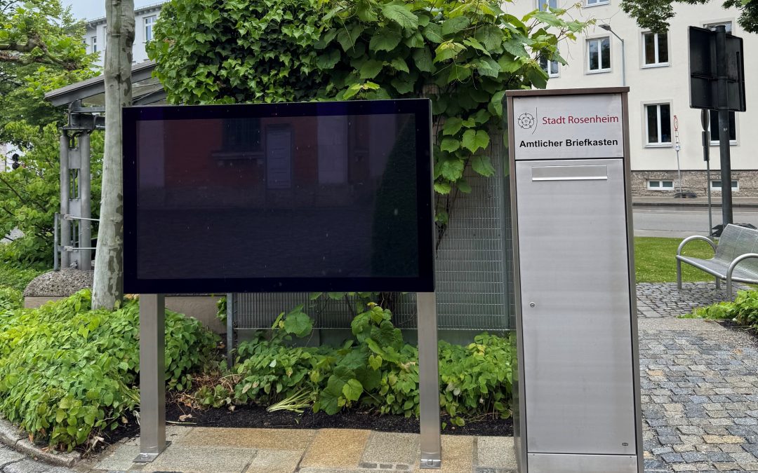 Rosenheimer Rathaus hat neuen amtlichen Briefkasten