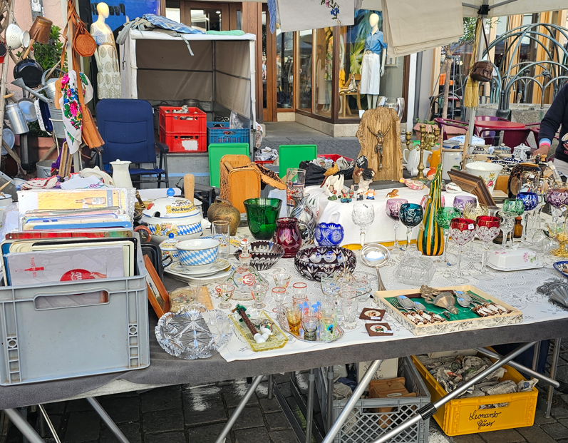 Antikmarkt 2025 6 Antik- und Trödelmarkt in Rosenheim 1. Mai 2025. Foto: Innpuls.me