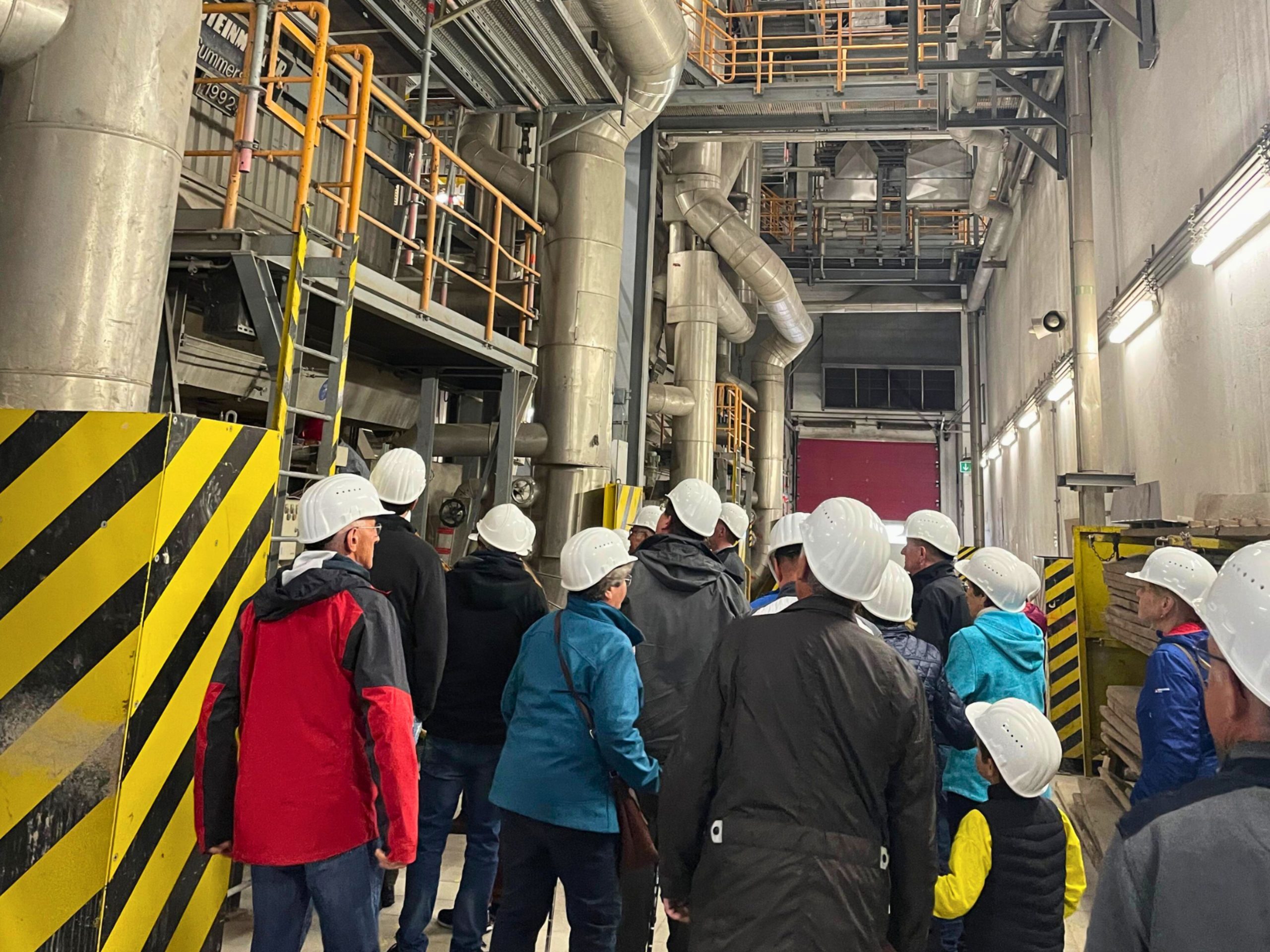 Burgkirchen Rundgang 1 Ausflug des CSU-Ortsverband Rohrdorf bei der Müllverbrennungsanlage des Zweckverbandes Abfallverwertung Südostbayern. Fotos: CSU Ortsverband Rohrdorf