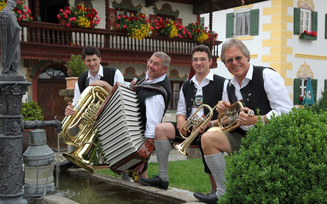 Volksmusik mit den 4 Hinterberger Musikanten zum Vatertag in Bad Aibling