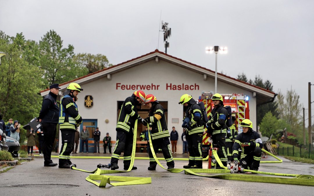 Aktive der Feuerwehr Halsach bestehen Prüfung