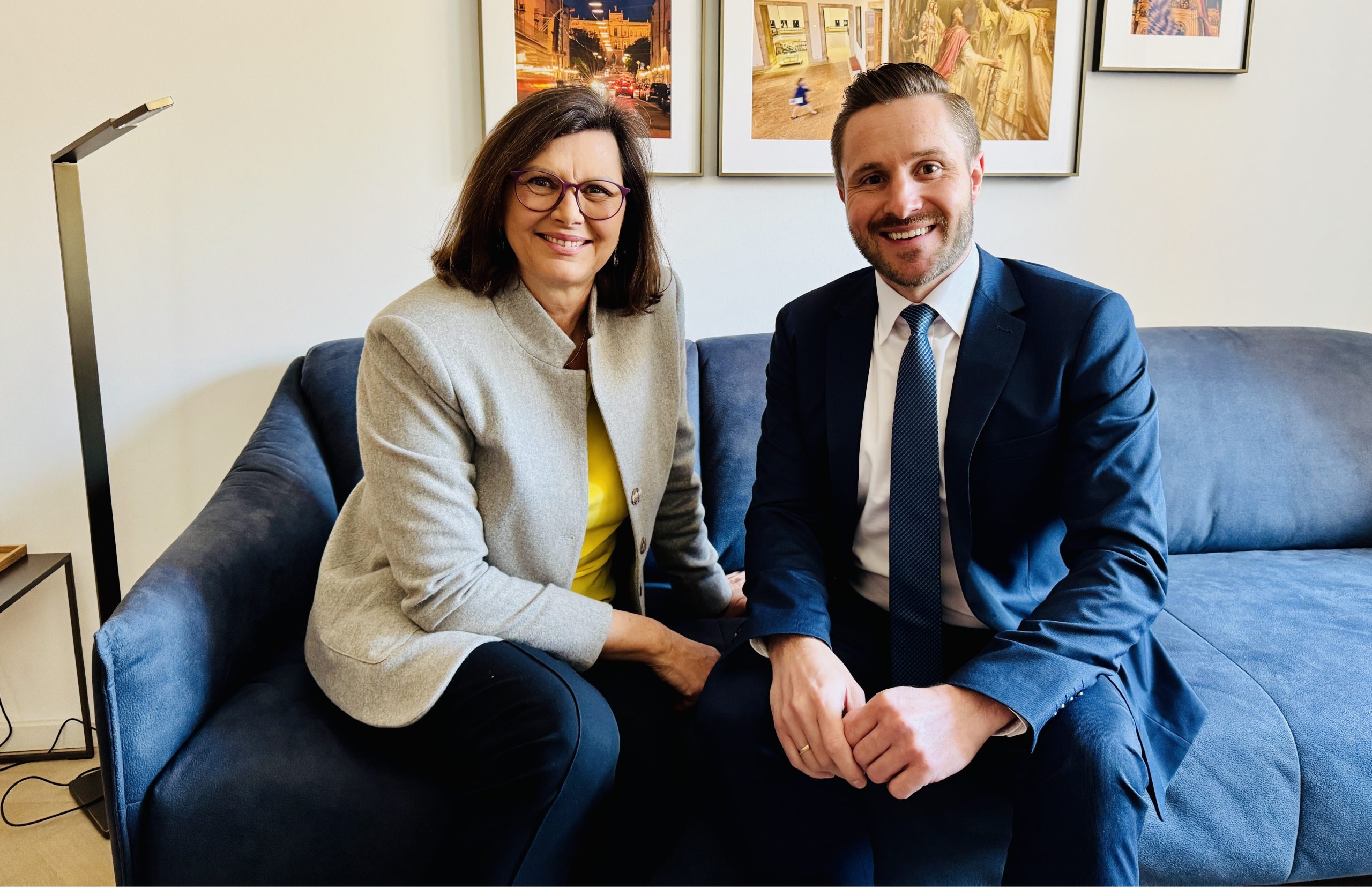 Ilse Aigner_Daniel Artmann von links: Ilse Aigner, Landtagspräsidentin; Daniel Artmann, Landtagsabgeordneter. Foto: Privat