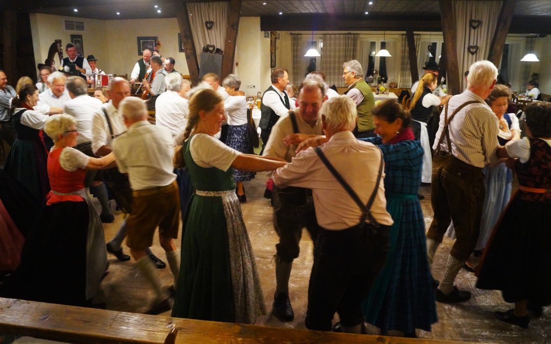 Frühjahrs-Volkstanz mit der Kirnstoaner Tanzlmusi