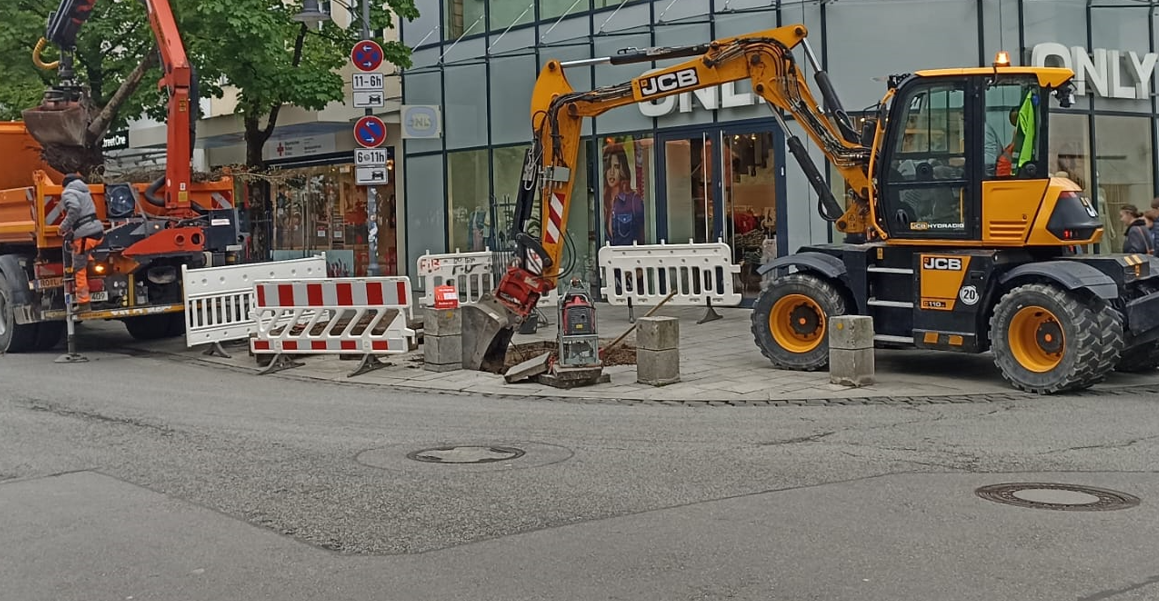 MÜnchener str. Baumarbeiten in der Münchener Straße in Rosenheim. Foto: aez