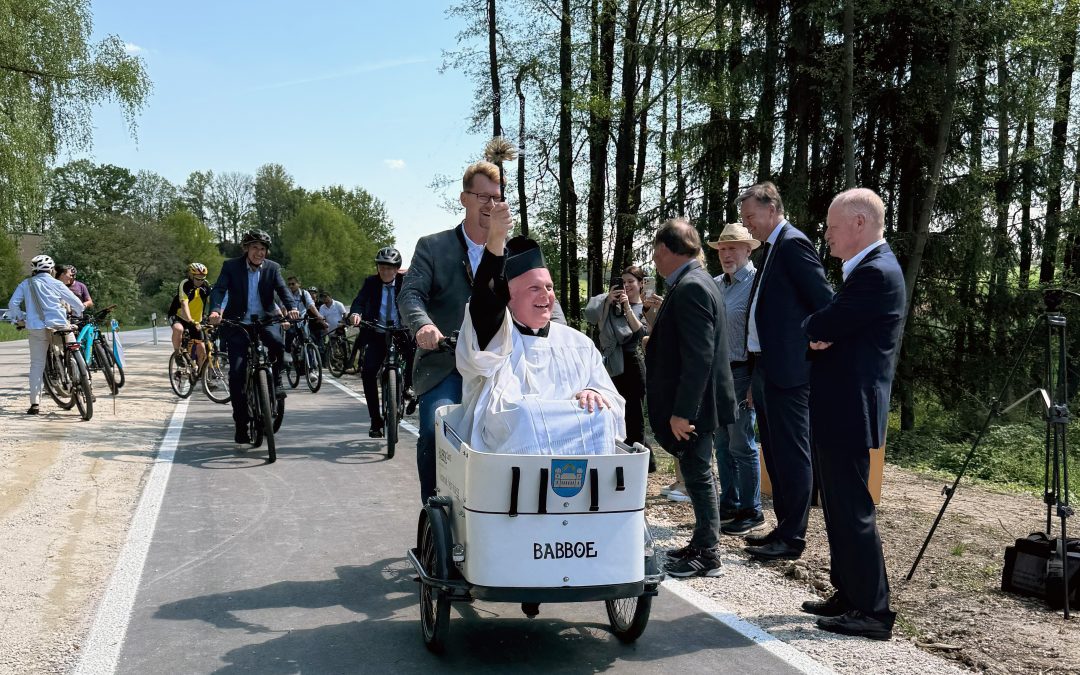 Neuer Geh- und Radweg zwischen Buchbach und Schwindegg für den Verkehr freigegeben
