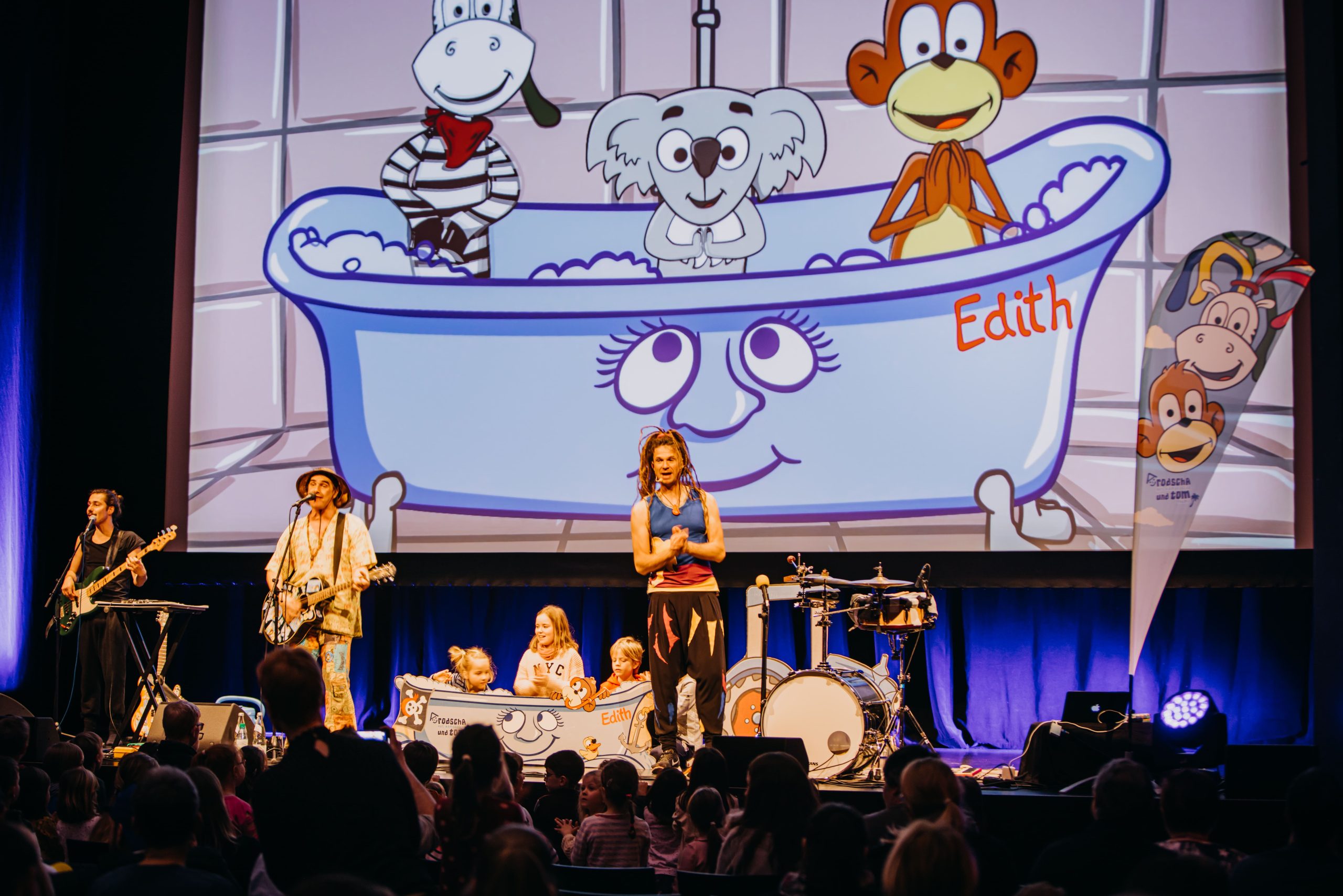 Rodscha und Tom Kindererlebniswelten GbR – IMG_8218-min Bühnenbilder Happy Jungle Show: ©Rodscha und Tom - Kindererlebniswelten GbR