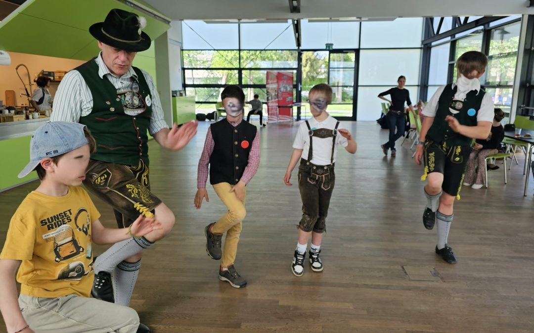 Spielerisch Trachtenverein erleben: Ferienprogramm der Innviertler war ein Erfolg