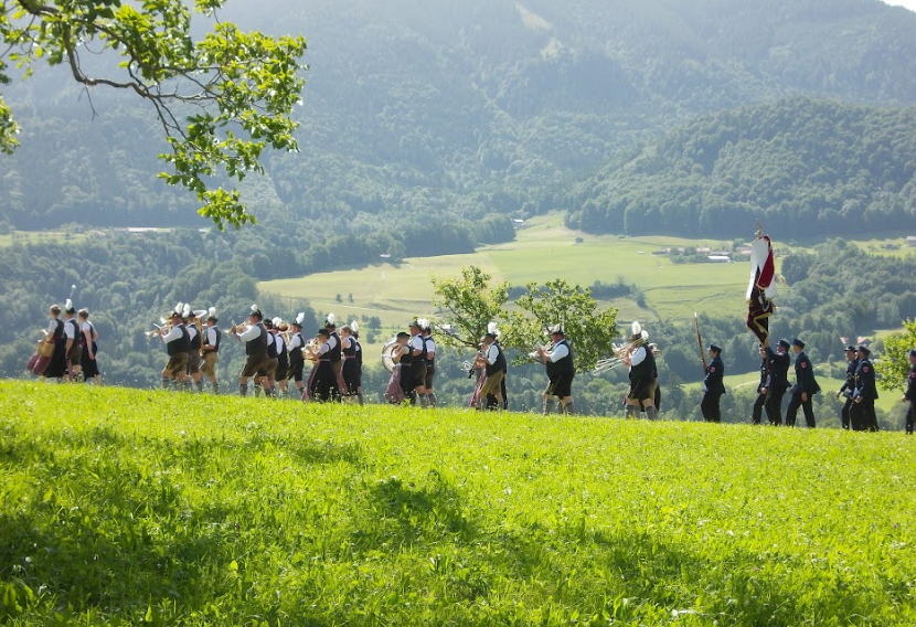 150 Jahre Freiwillige Feuerwehren Roßholzen und Steinkirchen: Gefeiert wurde gemeinsam