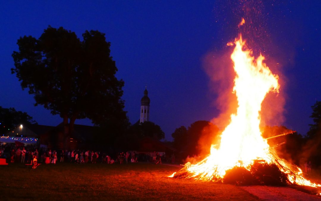 Sonnwendfeuer in Westerndorf bei Pang und Oberwöhr