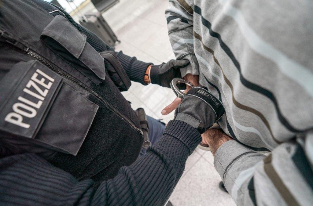Flughafen München: Zwei Haftbefehle an einem Tag