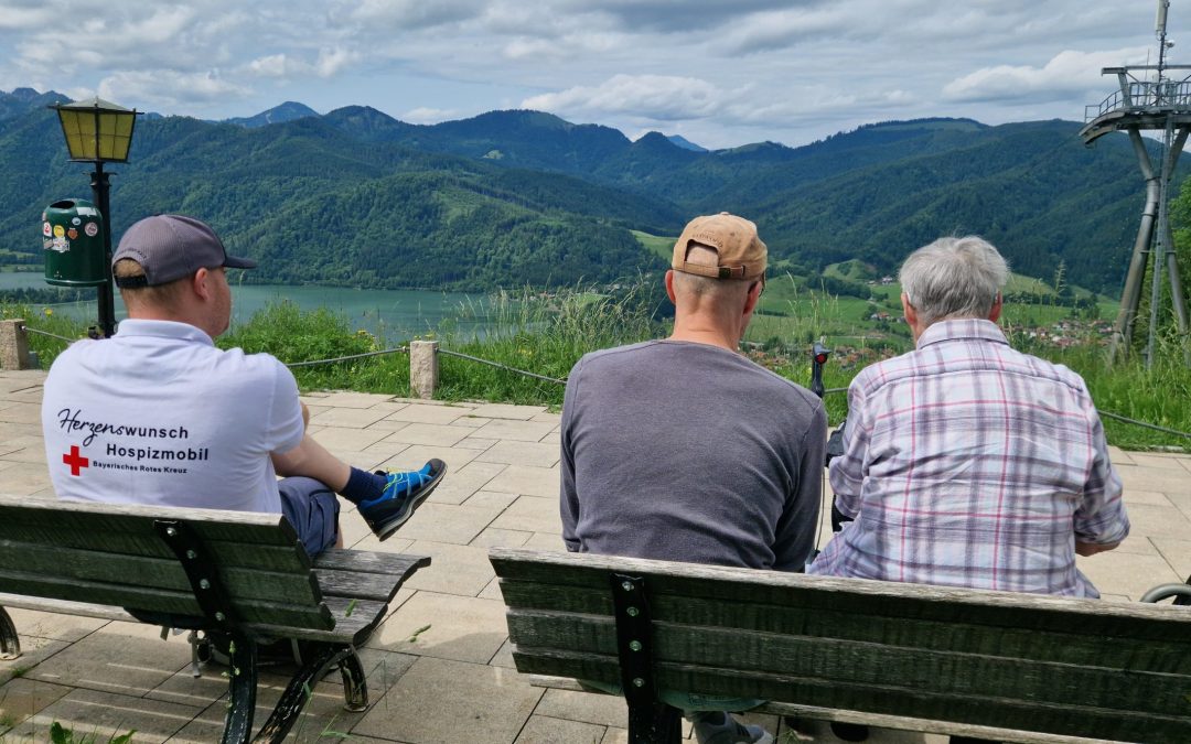 Mit dem Herzenswunsch Hospizmobil des BRK auf die Schliersbergalm