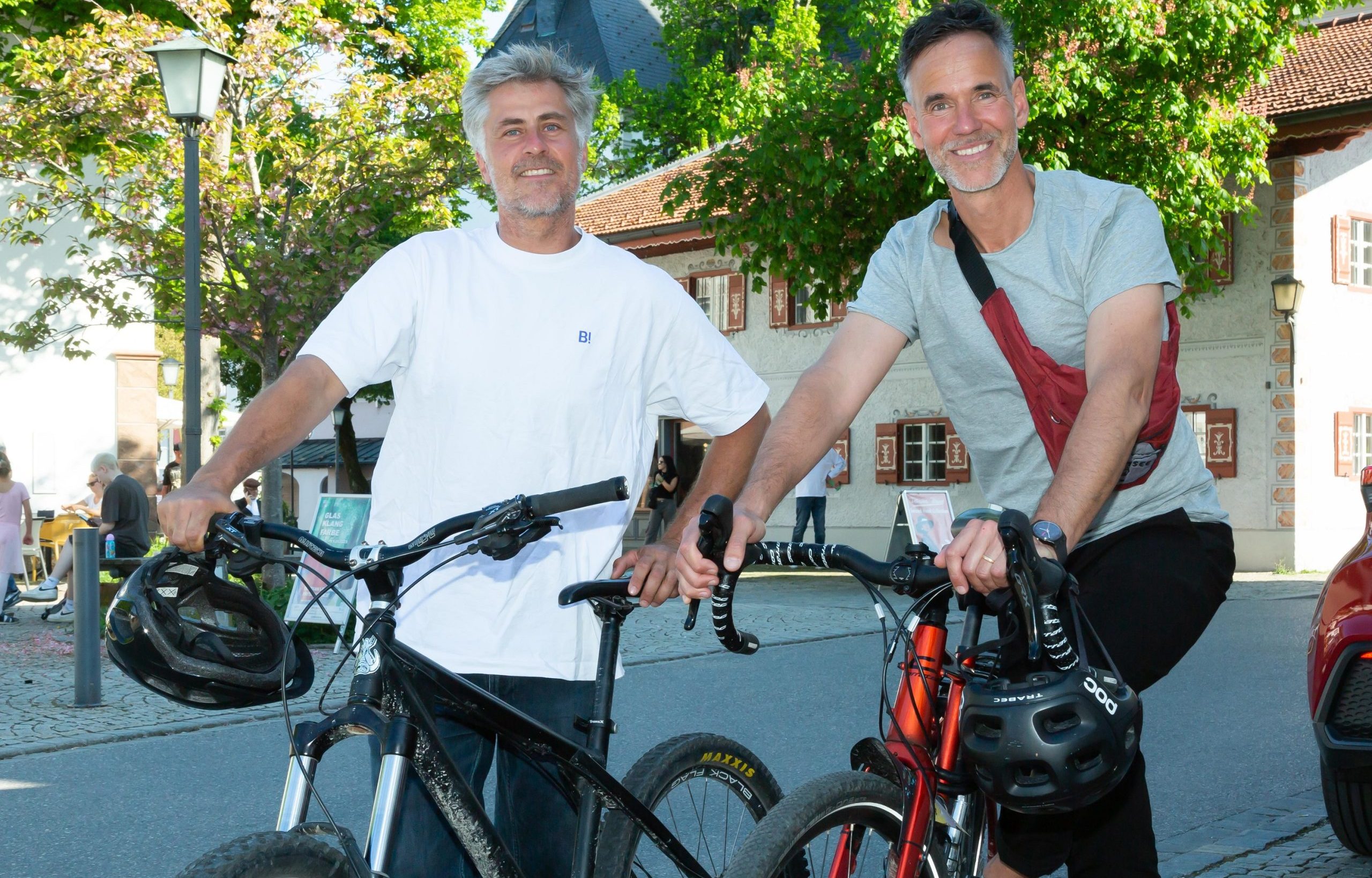Stadtradeln©FotoBerger „Tretet mit uns beim diesjährigen Stadtradeln in die Pedale“ - die beiden Radverkehrs-Beauftragten der Marktgemeinde Prien, August Pflugfelder und Maximilian Kölbl, engagieren sich für die Fahrrad-Community vor Ort. Copyright Anita Berge