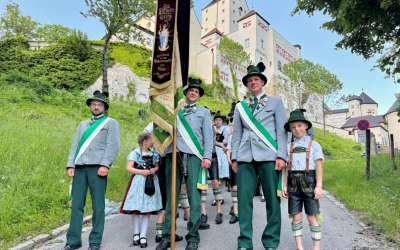 Feierlicher Jahrtag des Trachtenvereins D`Griabinga Hohenaschau