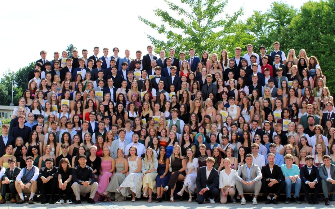 Festakt der FOS/BOS Traunstein 126 Absolventen erreichen „Persönliche Meilensteine“