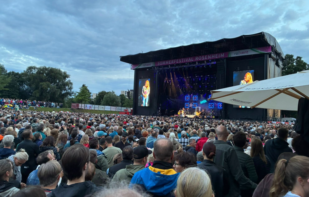Beste Stimmung beim Auftakt des Rosenheimer Sommerfestivals mit Anastacia