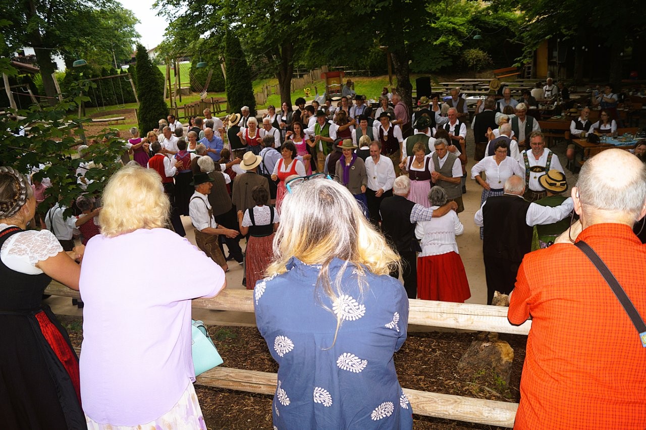 DSC07604 Maxlrainer Morgentanzl 2025. Fotos: Volkstanzkreis Rosenheim