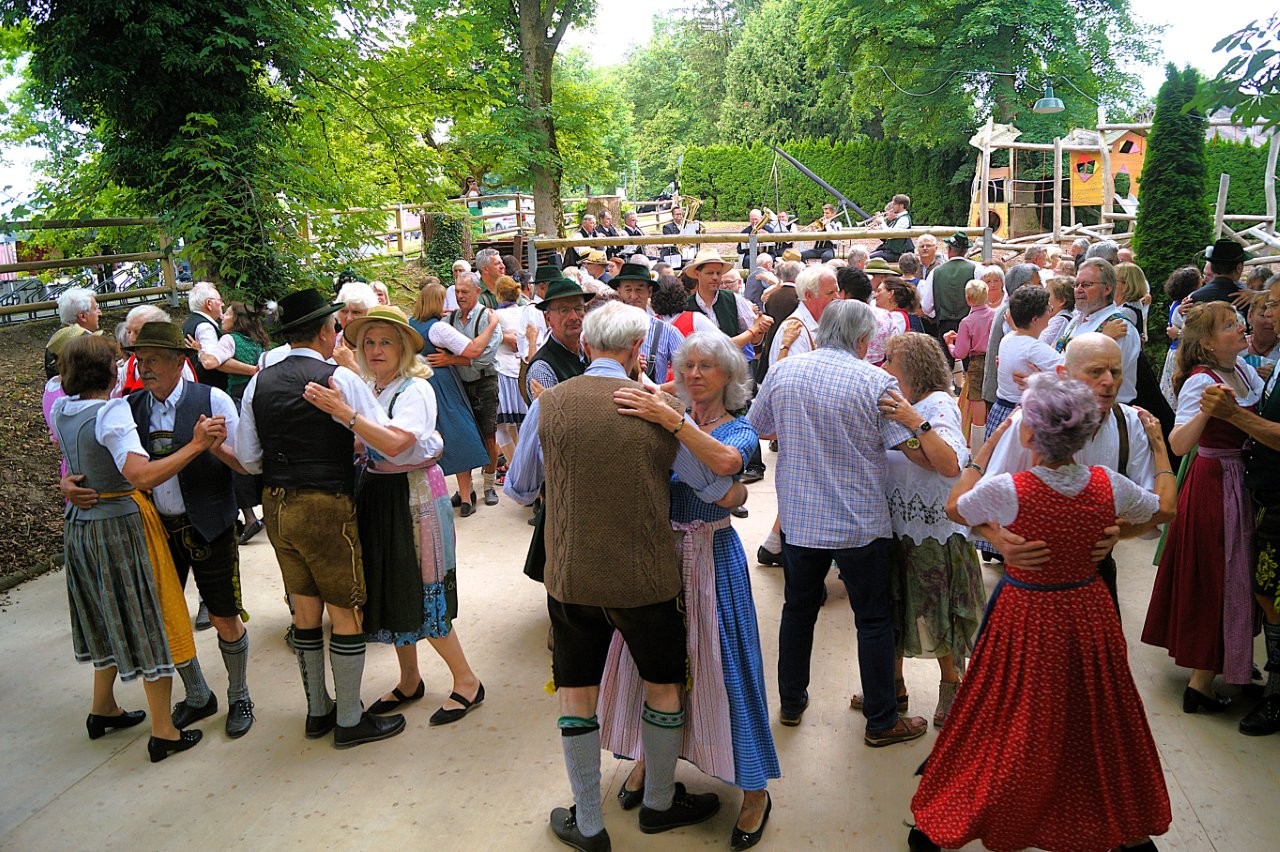 DSC07609 Maxlrainer Morgentanzl 2025. Fotos: Volkstanzkreis Rosenheim