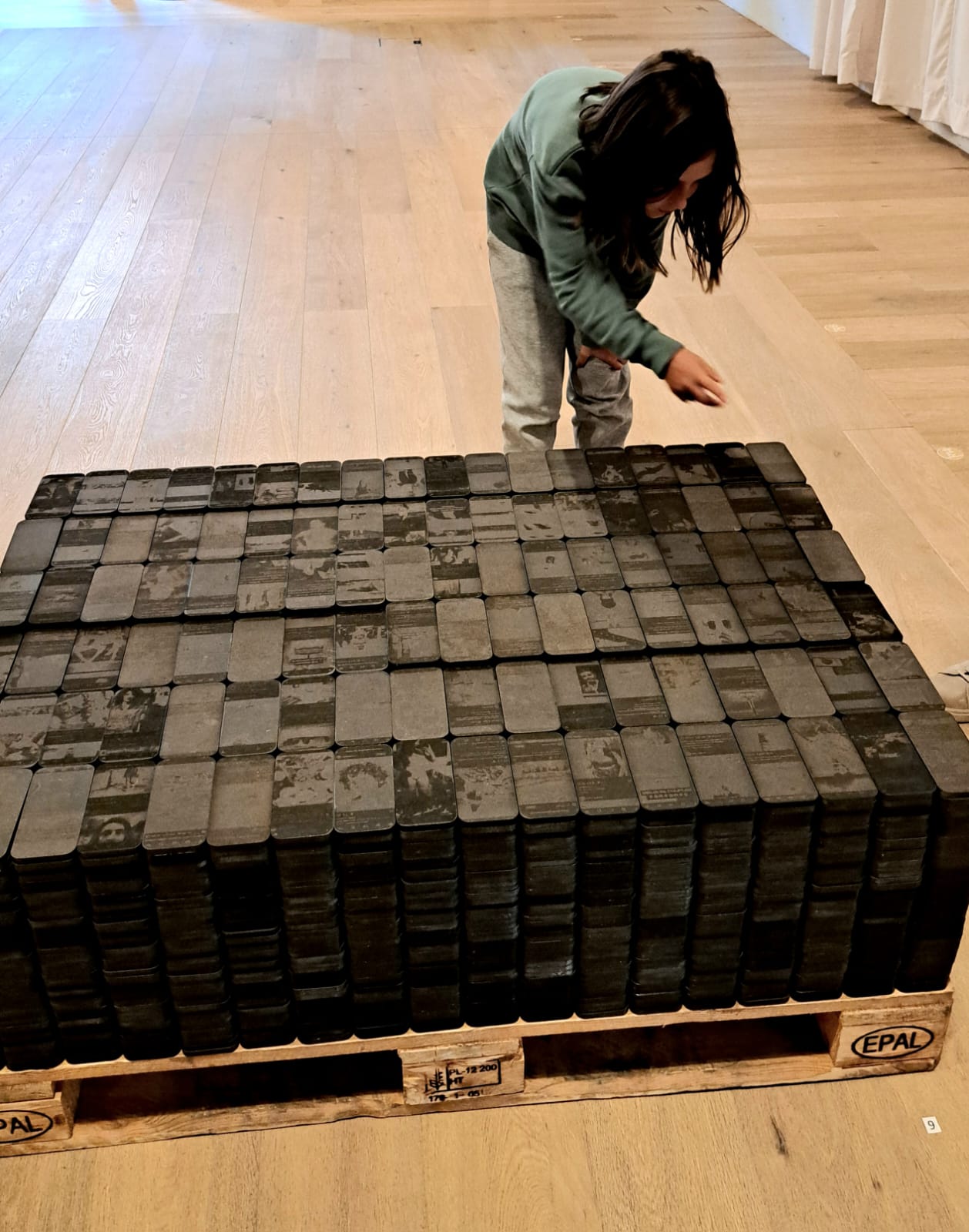 IMG-20250712-WA0013 Was ist eine Stadt - Jahresausstellung des Kunstvereins Traunstein. Fotos: Hendrik Heuser