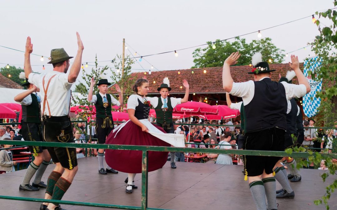 Dorfabend der Trachtler in Pang