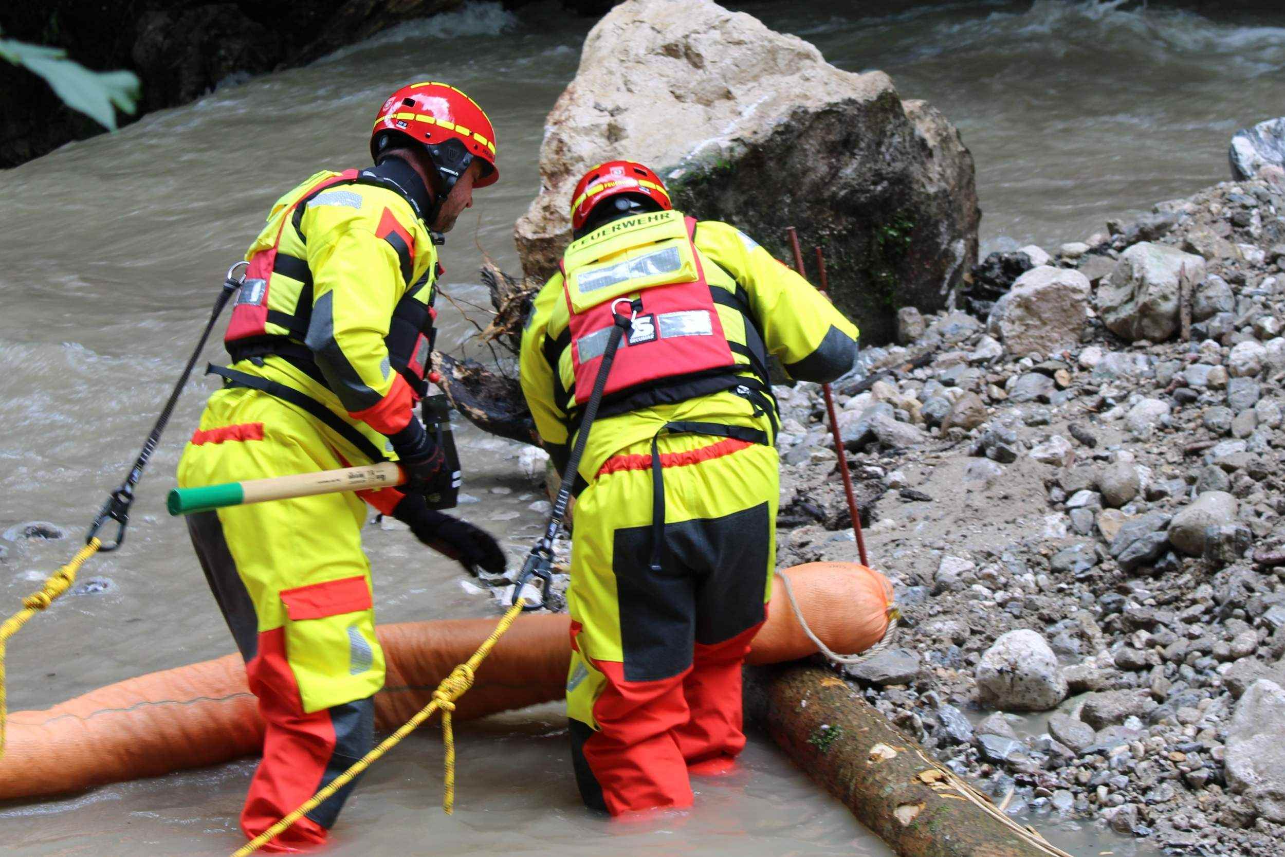 IMG_0145 Bagger-Bergung in Rottau, 27. Juli. Fotos: Hubert Hobmaier