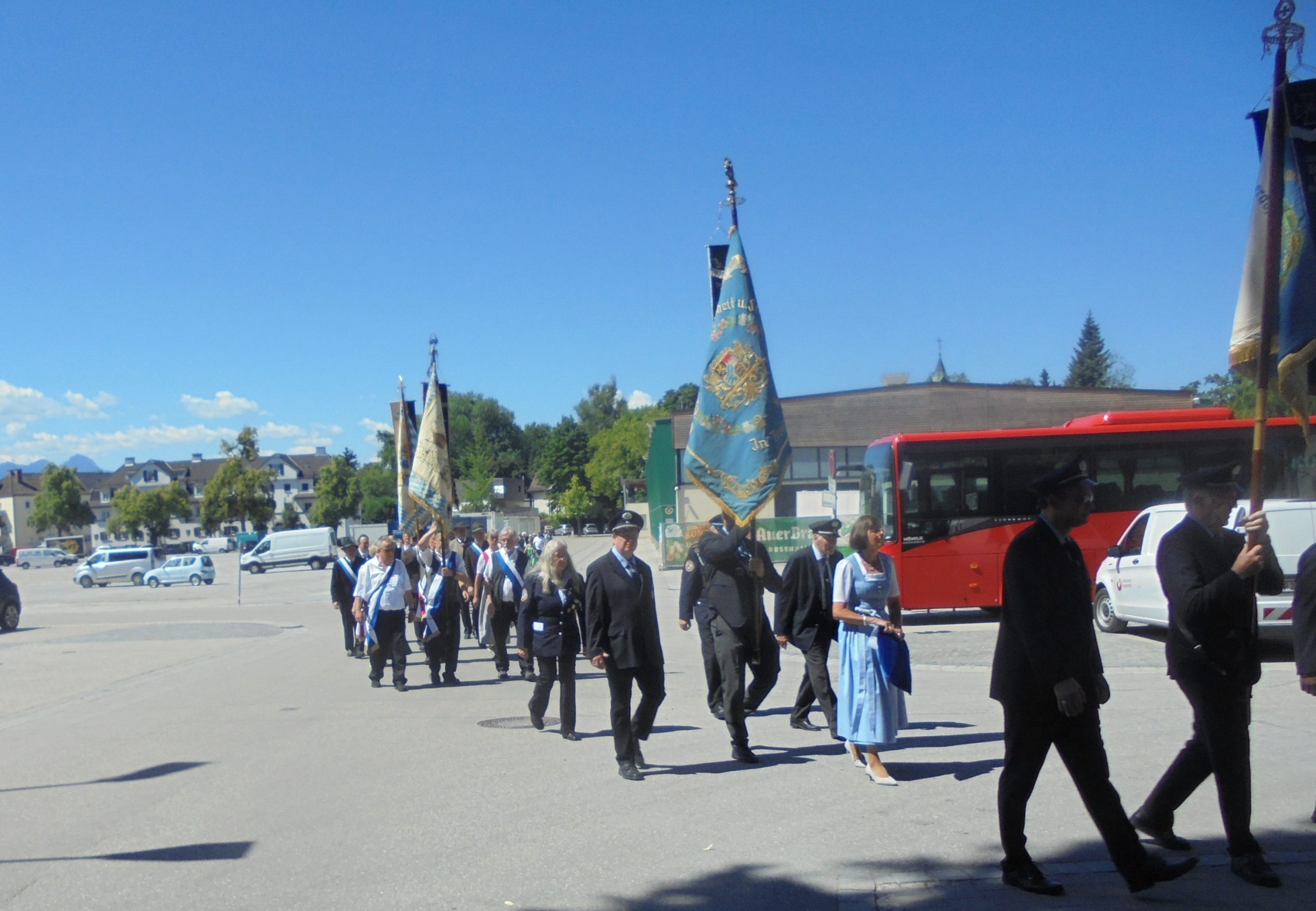 Krieger- und Soldatenkameradschaft Rosenheim. Fotos re (1) 175 Jahre Krieger- und Soldatenkameradschaft Rosenheim. Fotos: re