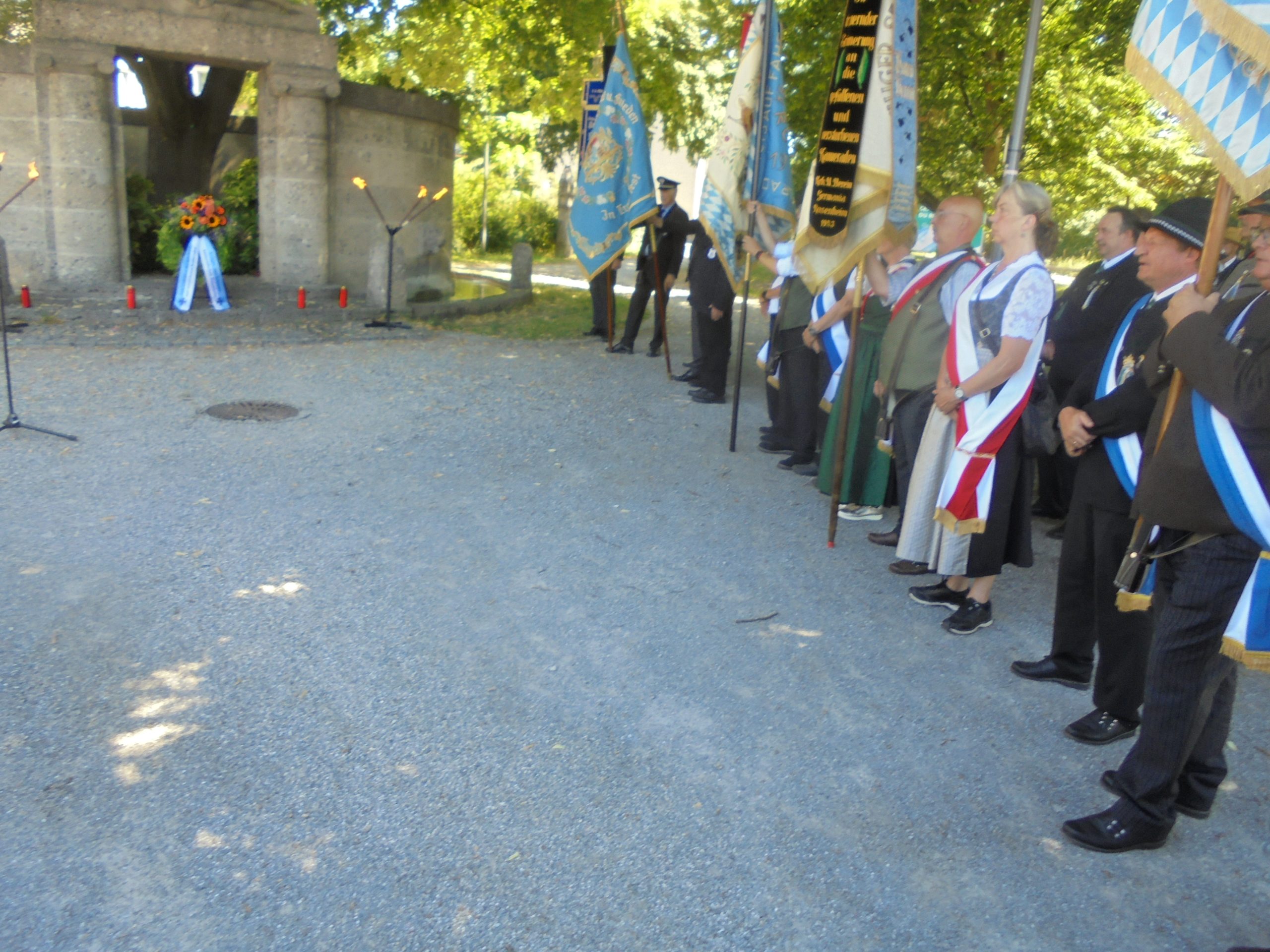 Krieger- und Soldatenkameradschaft Rosenheim. Fotos re (3) 175 Jahre Krieger- und Soldatenkameradschaft Rosenheim. Fotos: re