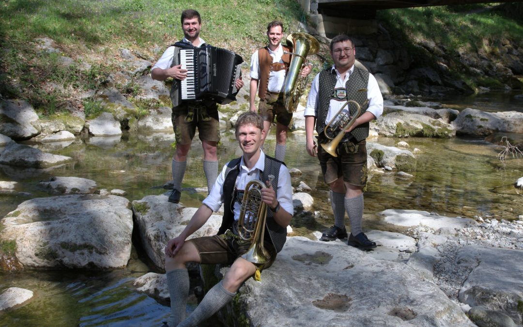 Volksmusik mit den 4 jungen Hinterberger Musikanten in Bad Aibling