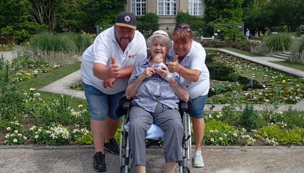 Fahrt zum Botanischen Garten mit dem BRK-Herzenswunsch Hospizmobil