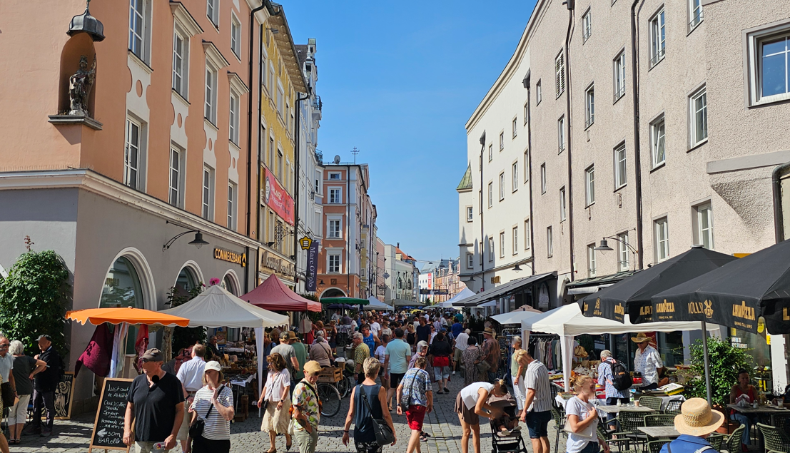Antikmarkt 3 Antik- und Trödelmarkt in Rosenheim August 2025. Fotos: Innpuls.me