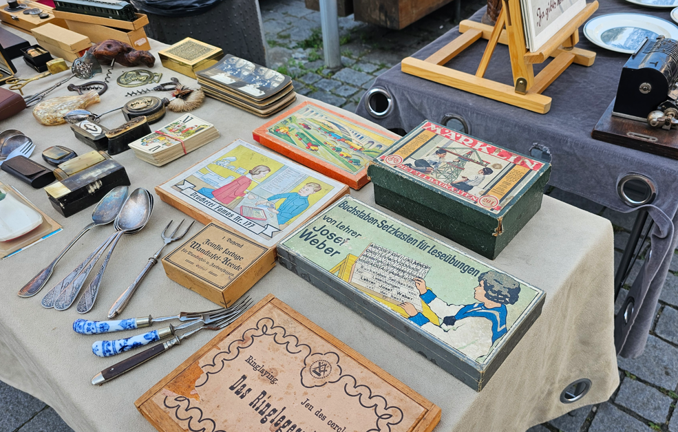 Antikmarkt 9 Antik- und Trödelmarkt in Rosenheim August 2025. Fotos: Innpuls.me