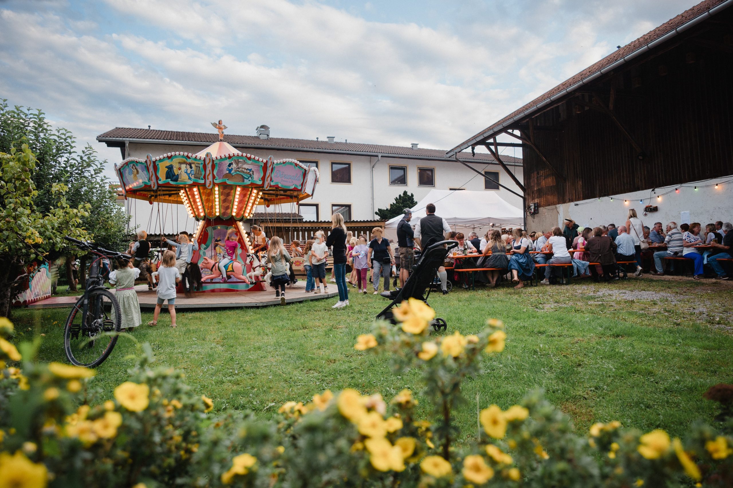 Bild 2, Kinderkarusell Stadlfest der CSU Rosenheim 2025. Fotos: Copyright Christoph Leonhardt