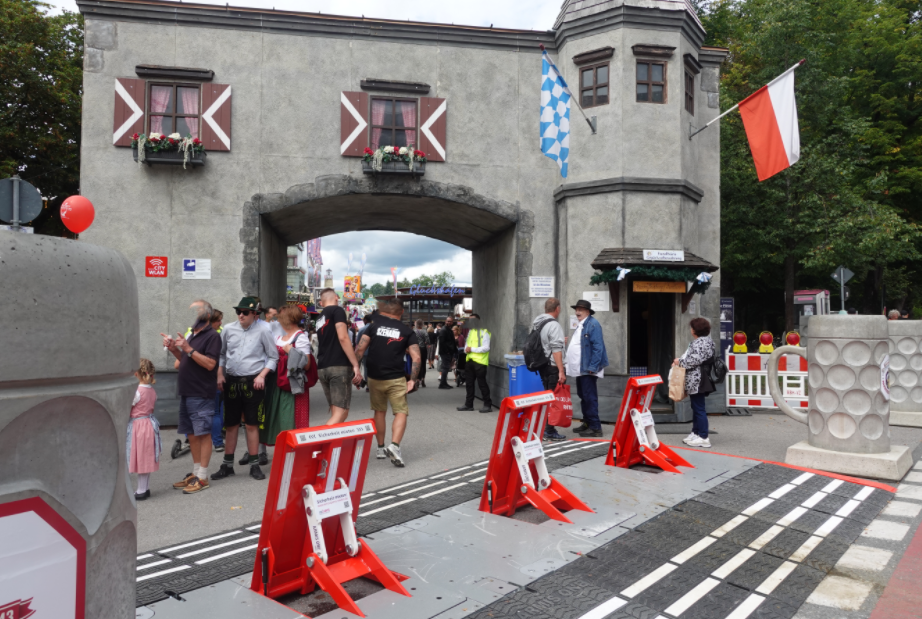 Rosenheimer Herbstfest: Erstmals mobile Überfahrtssperren im Einsatz