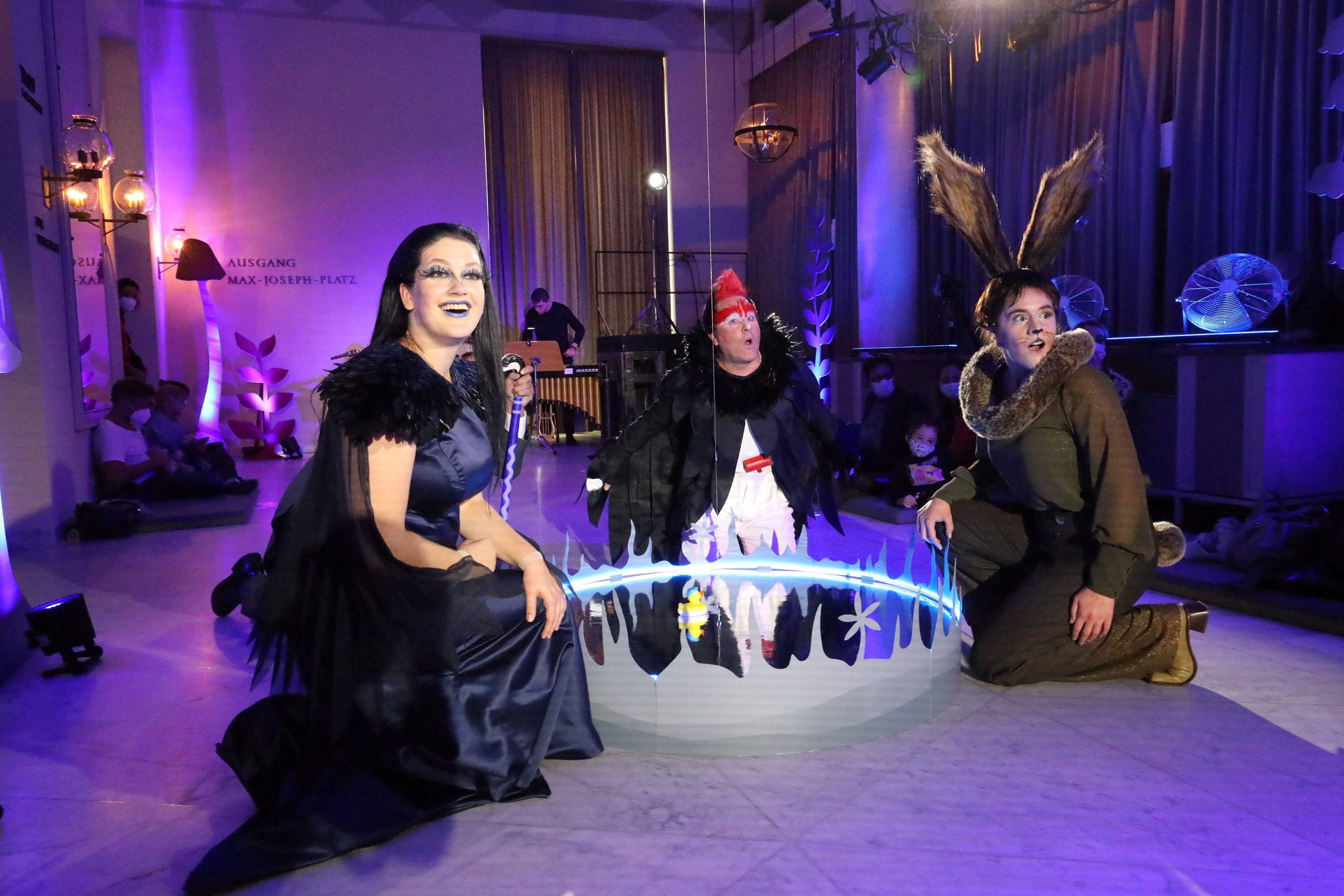 2021_Mondbär_E.Sierra_K.Conners_J.Delfs_c_W_Hösl Copyright Bayrischen Staatsoper München