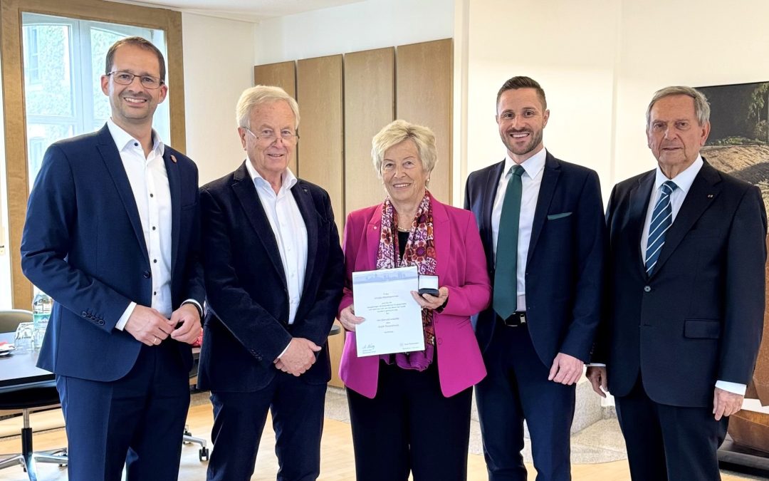 Städtische Verdienstmedaille für Ursula Meishammer