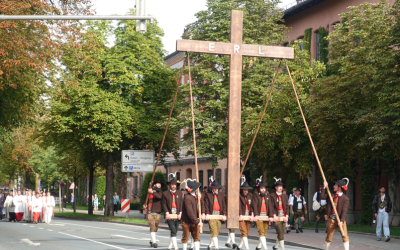 Wiesn-Notizen: Rosenheimer Erntedankfest mit Feldmesse im Mangfallpark