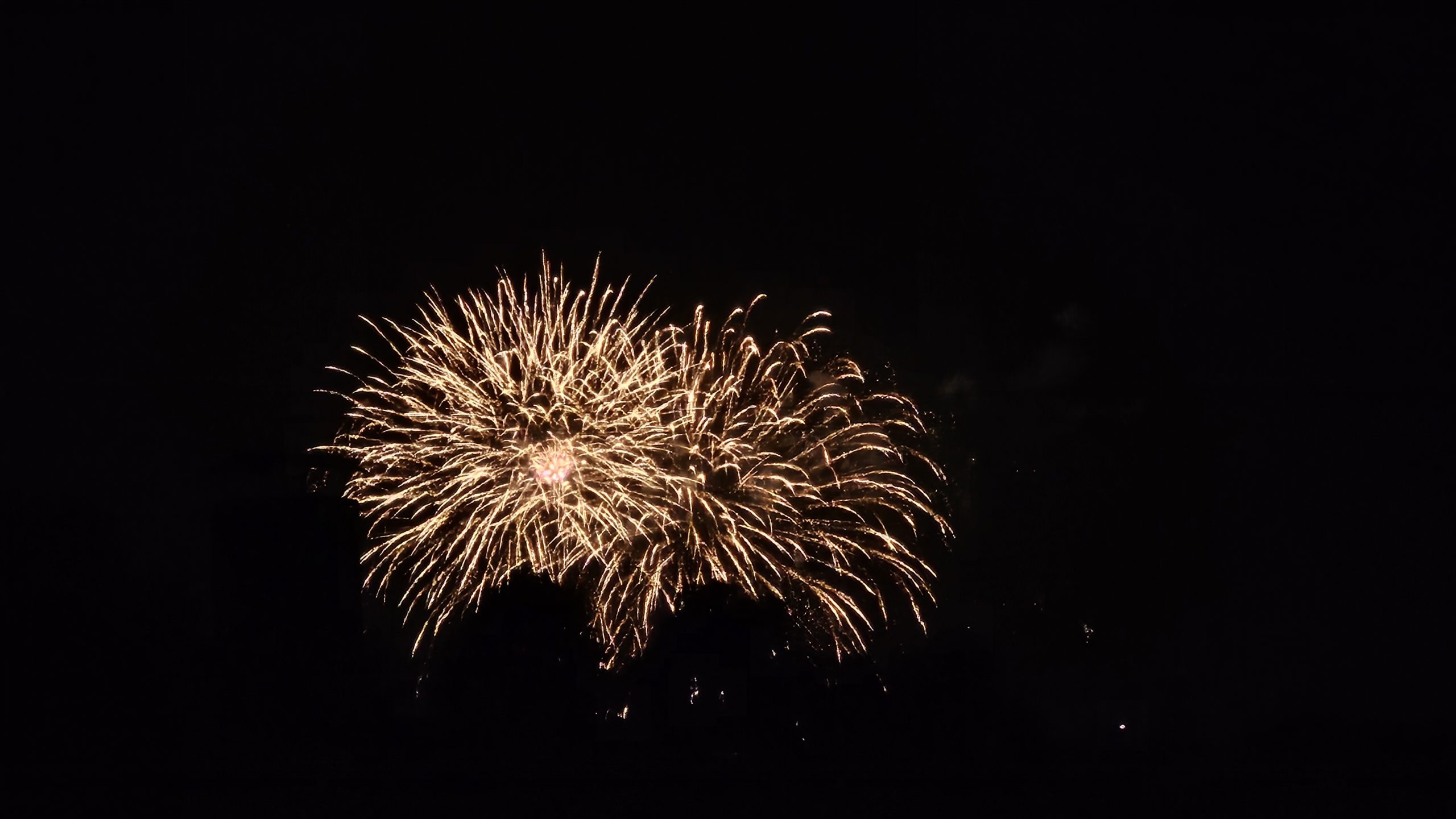 Feuerwerk auf dem Rosenheimer Herbstfest 2025. Fotos: Innpuls.me