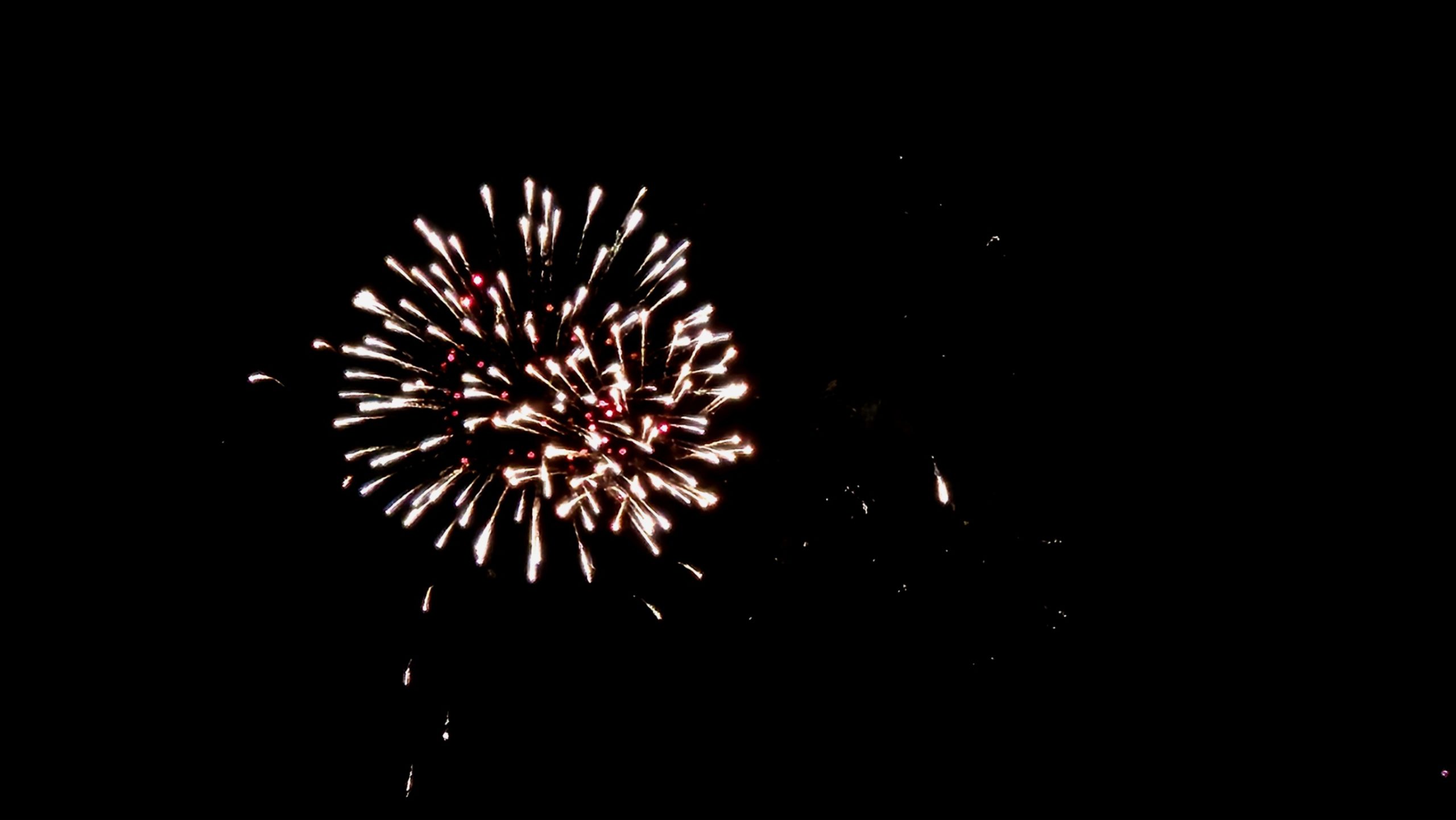 Feuerwerk auf dem Rosenheimer Herbstfest 2025. Fotos: Innpuls.me