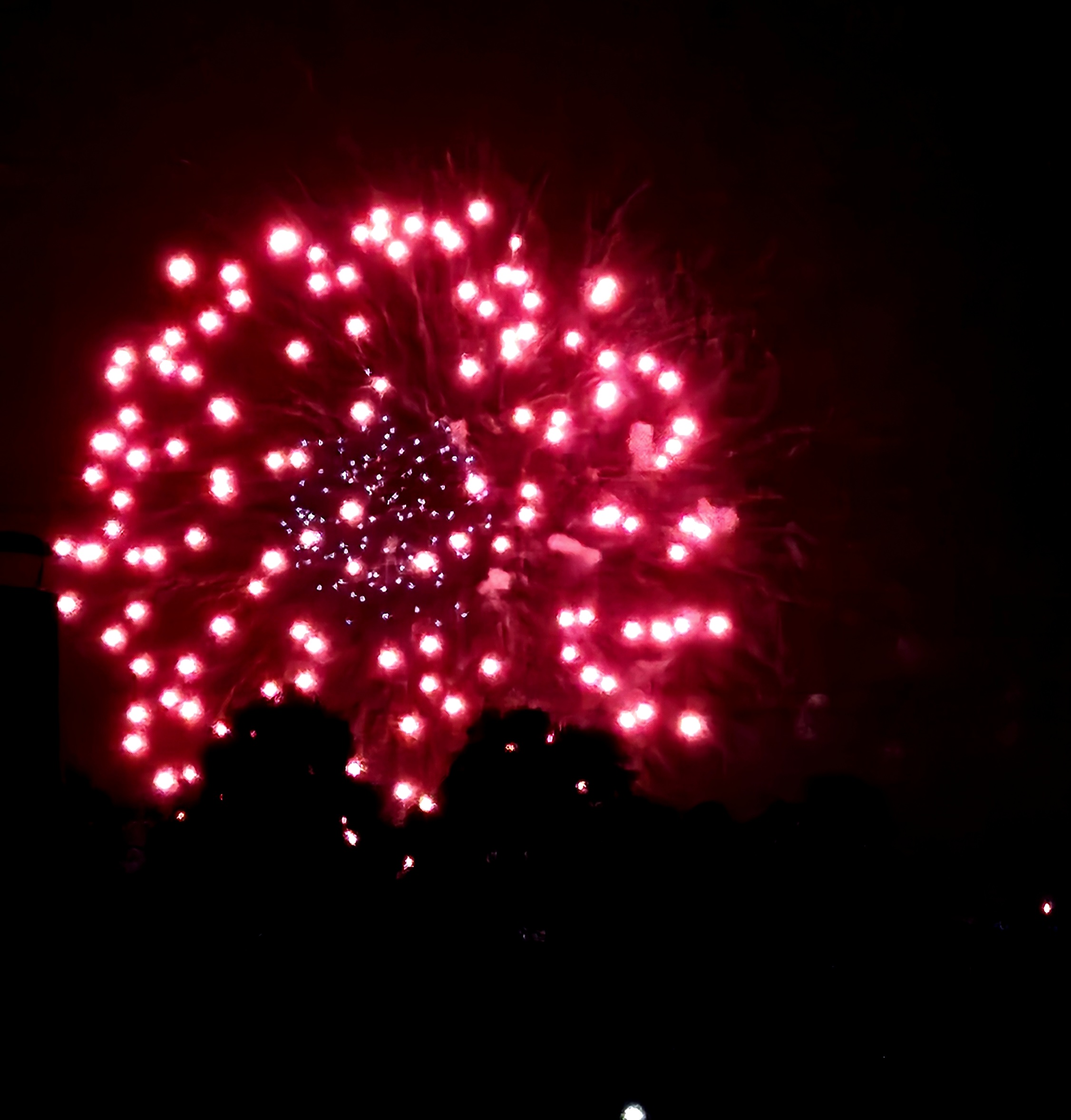 Feuerwerk auf dem Rosenheimer Herbstfest 2025. Fotos: Innpuls.me