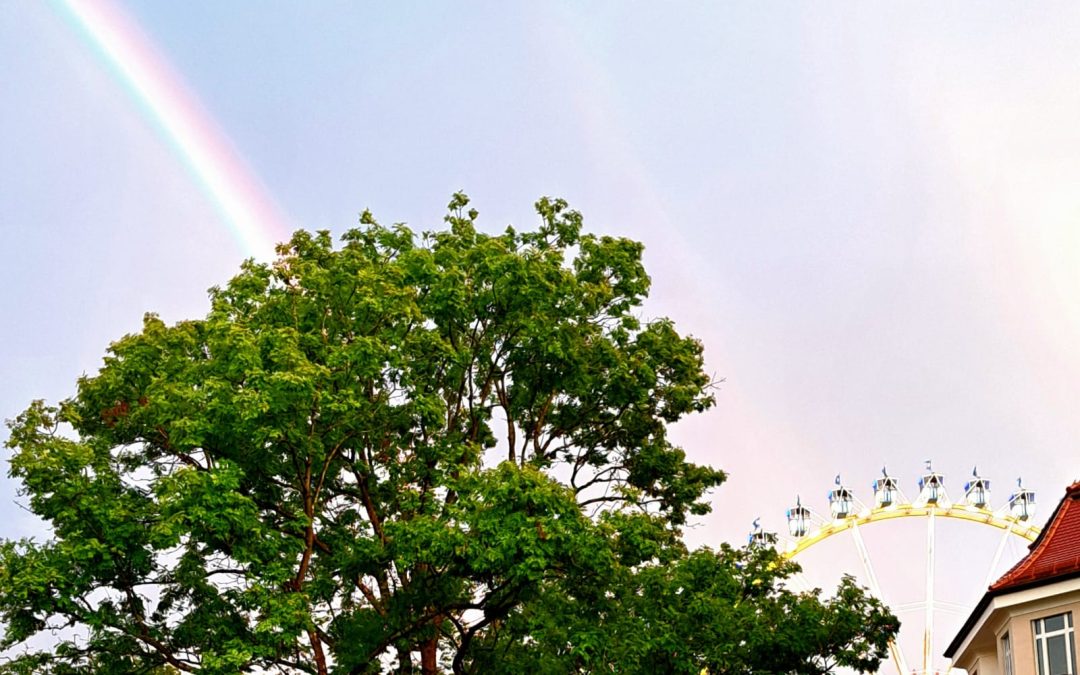 Regenbogen über dem Rosenheimer Herbstfest