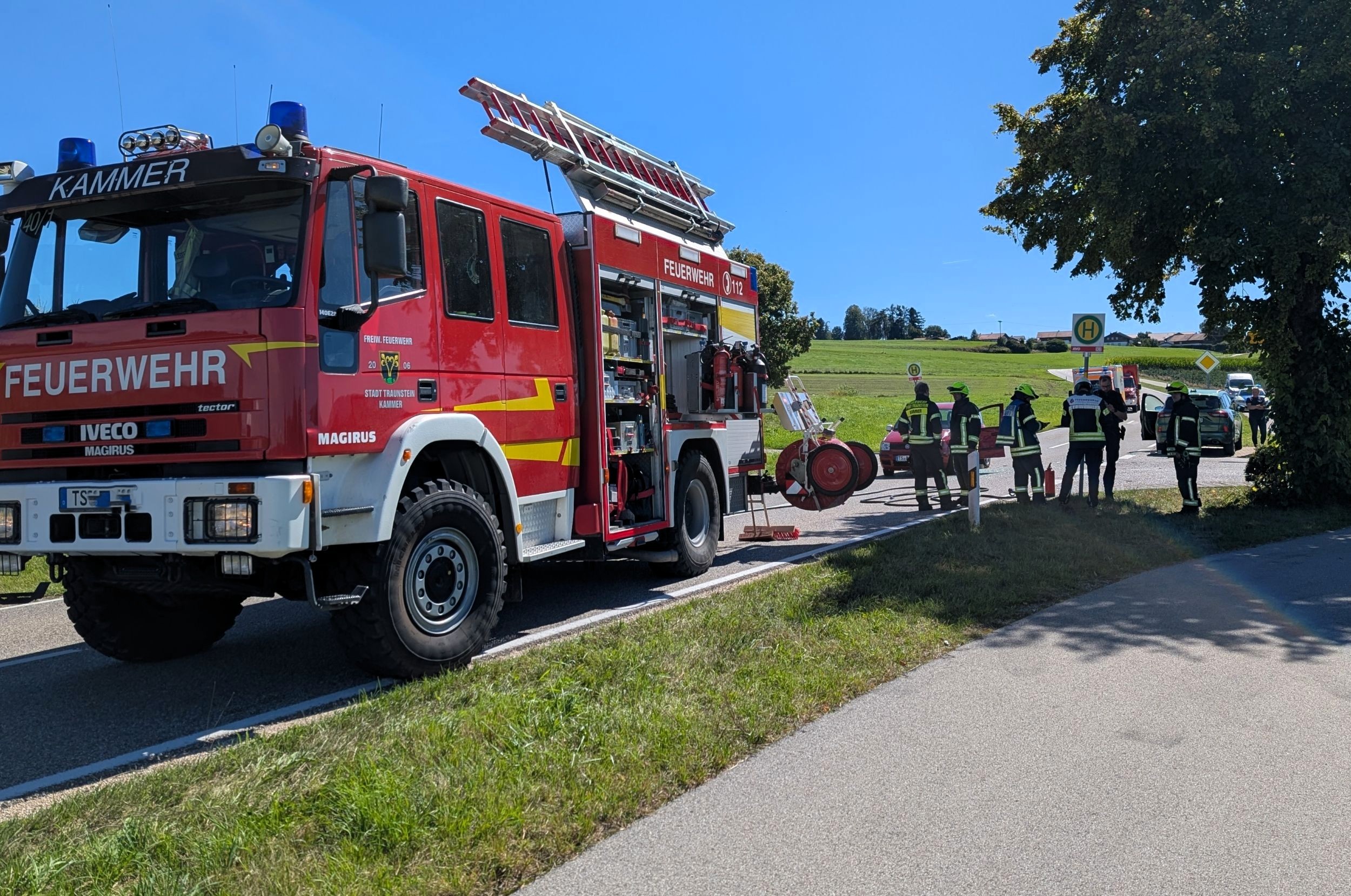 IMG_20250915_124059 Zwei Fahrzeuge kollidierten bei Kammer. Foto: Kreisfeuerwehrverband Traunstein