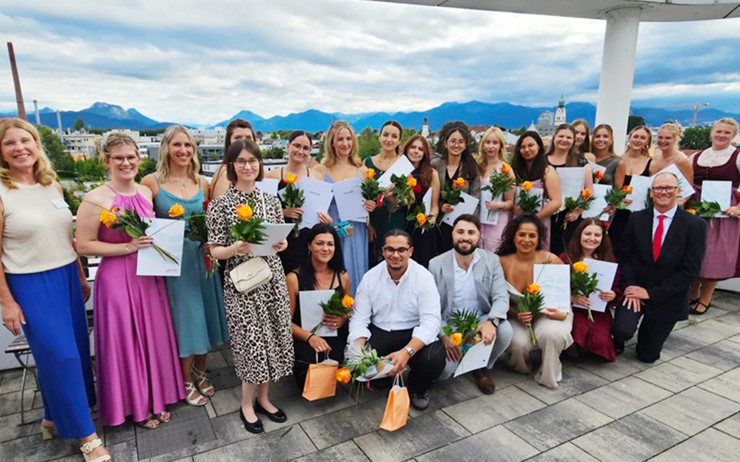 Erfolgreiche ATA- und OTA-Absolventen bei der RoMed Berufsschule: fünf Staatspreise vergeben