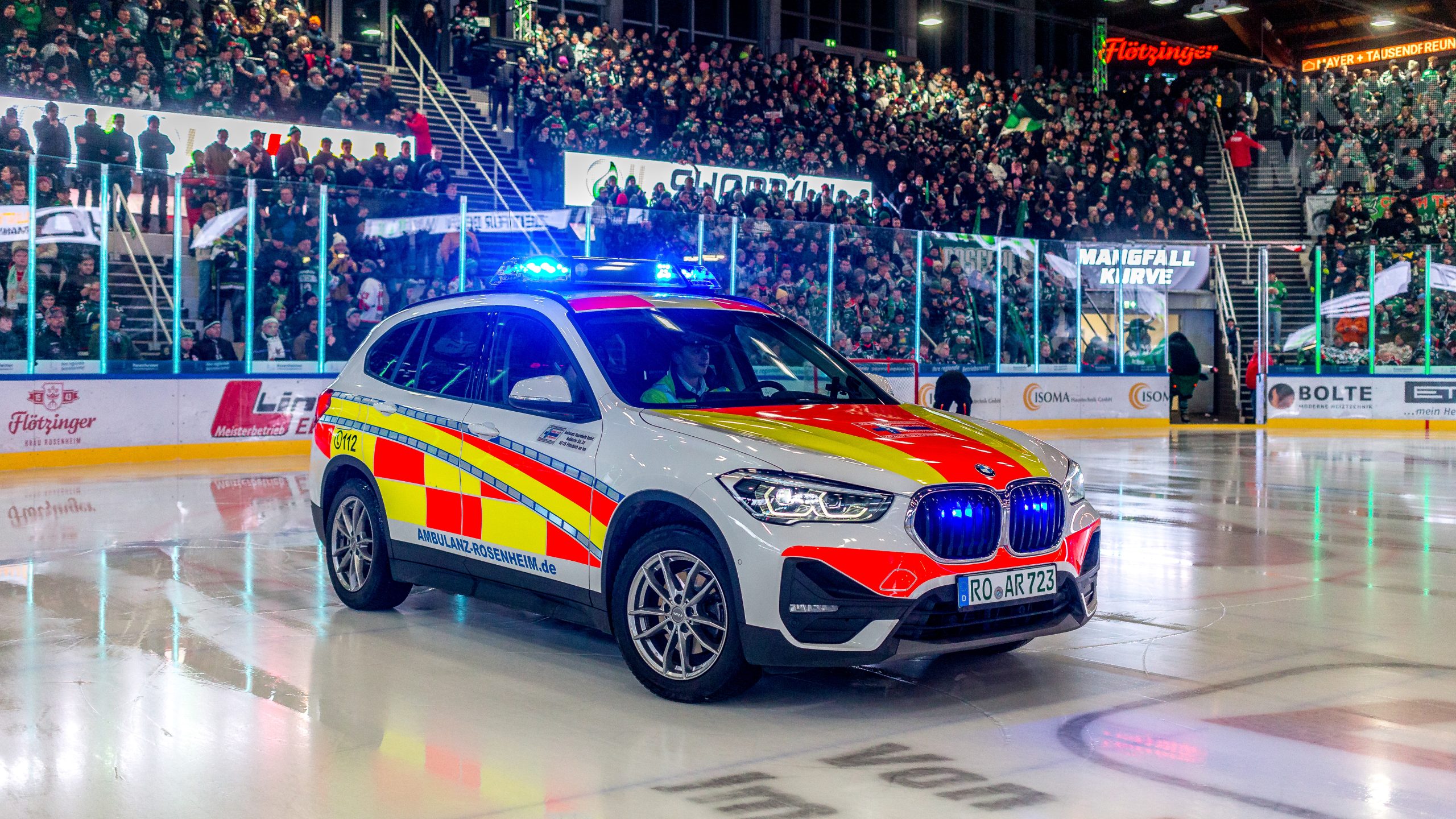 1DX_9876 Blaulichttag im Rofa-Stadion. Foto: Archiv Peter Lion