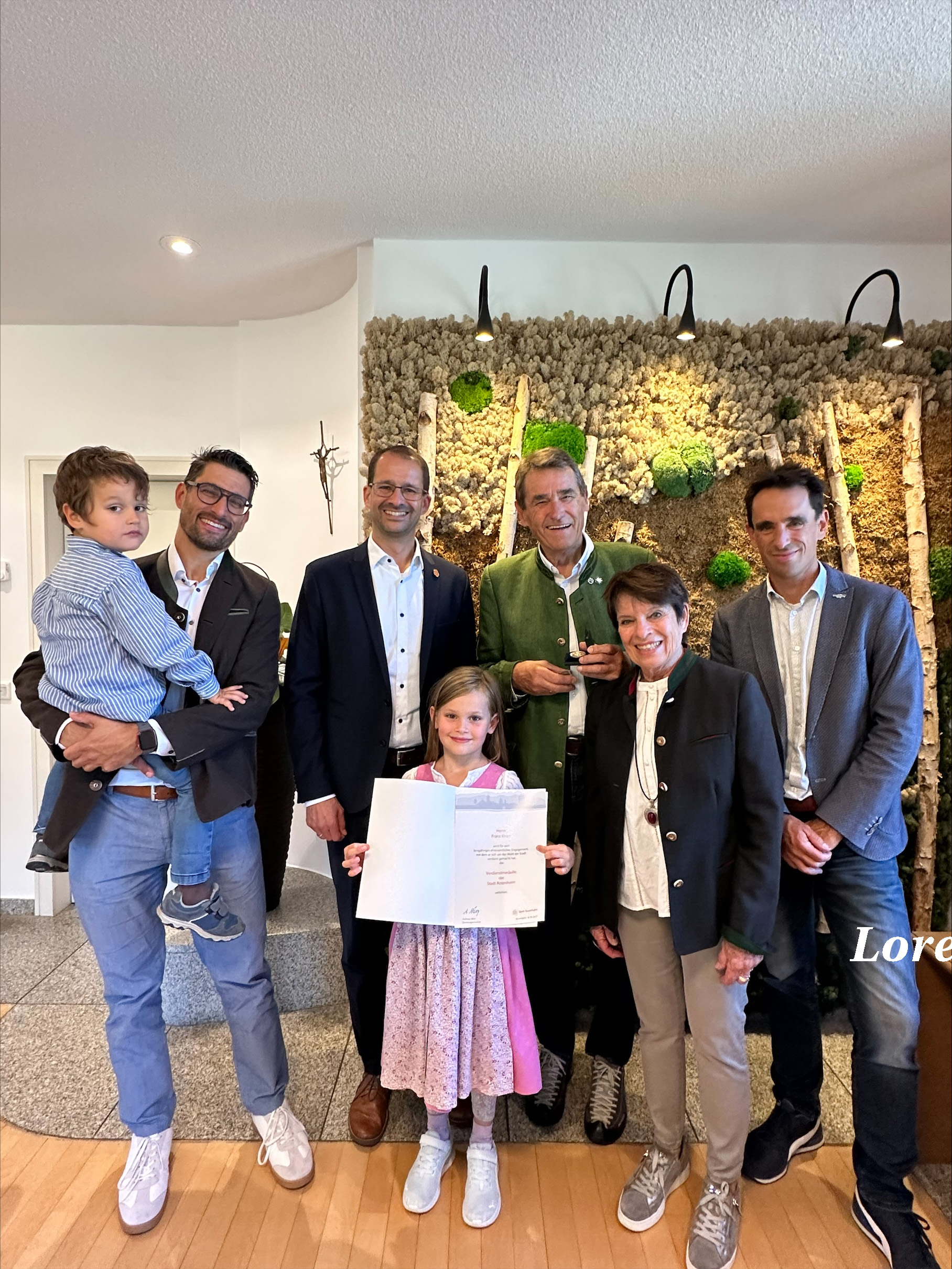 25-10-06 Knarr 2 Verdienstmedaille für Franz Knarr im Oktober 2025. Fotos: Stadt Rosenheim