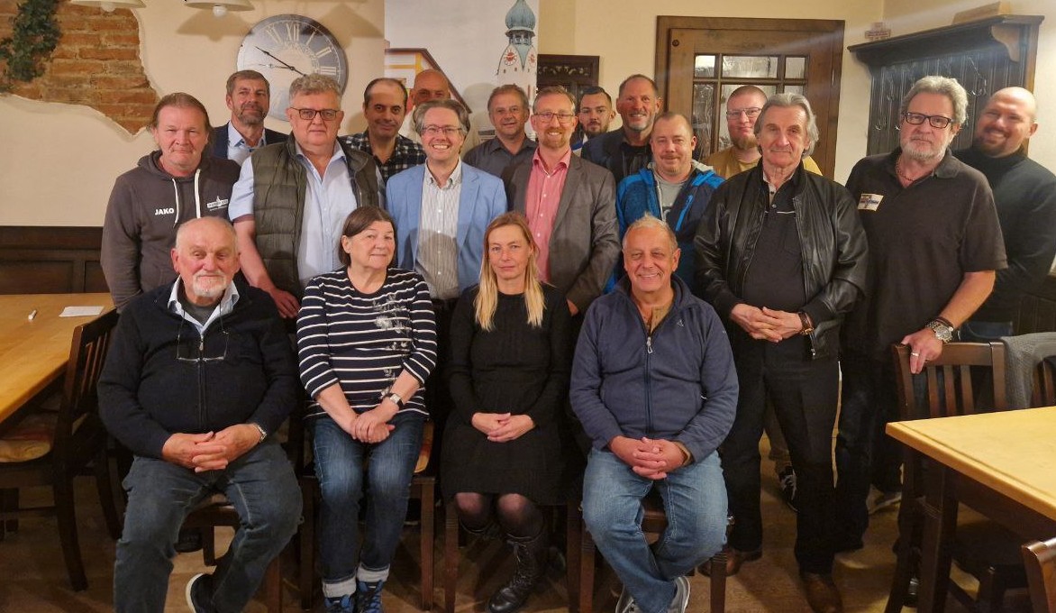 Aufstellung Stadtrat RO OB-Kandidat Maximilian Leicht, Landratskandidat Andreas Winhart und die meisten Kandidaten der AfD für die Stadtratswahl in Rosenheim. Foto: Abgeordnetenbüro Andreas Winhart