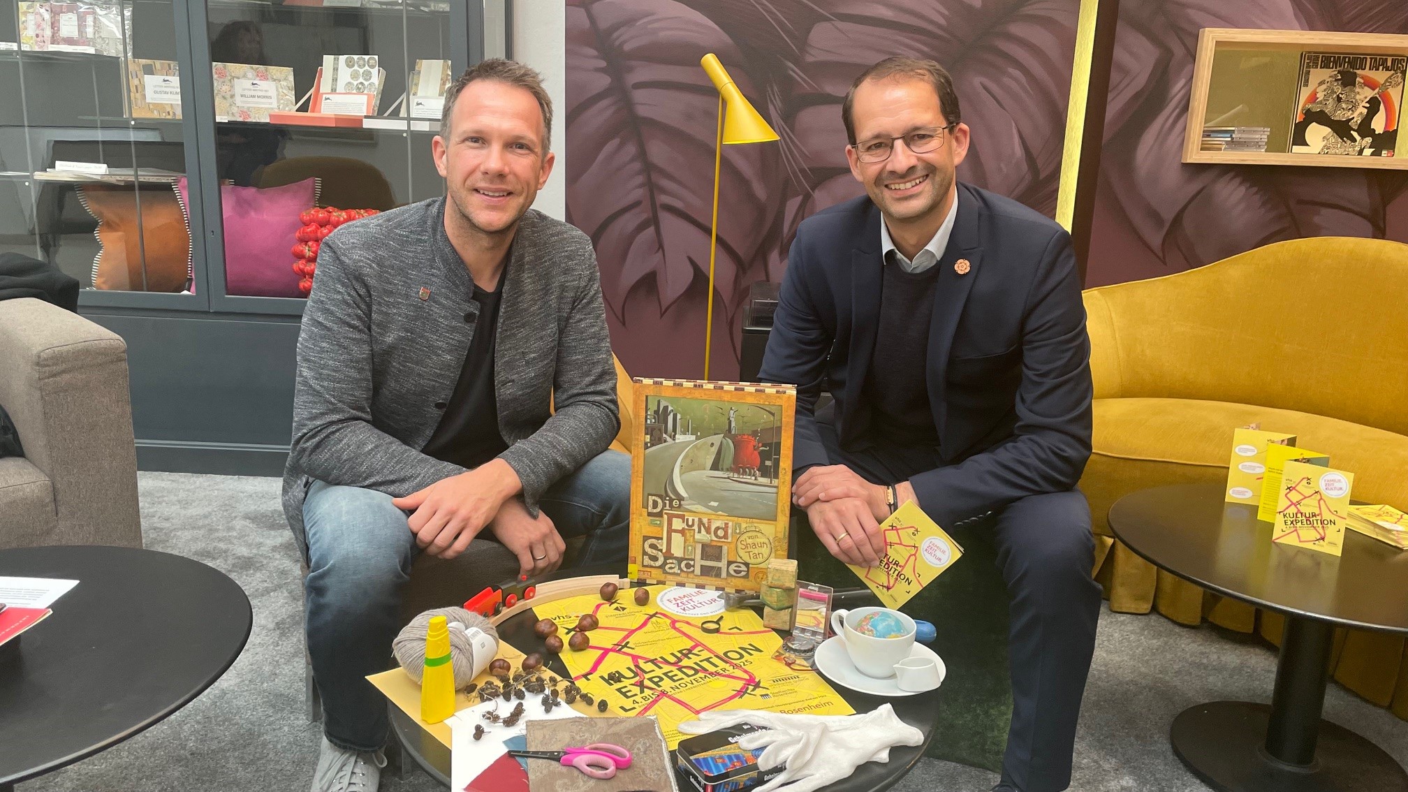 Kulturexpedition Kulturreferent Wolfgang Hauck und Rosenheims Oberbürgermeister Andreas März informieren über das neue Projekt Familie. Zeit. Kultur. Foto: Copyright Reinhart Knirsch