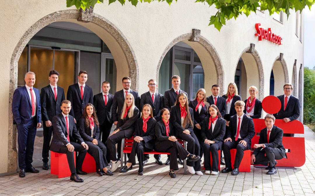 17neue Auszubildende bei der Sparkasse Rosenheim-Bad Aibling